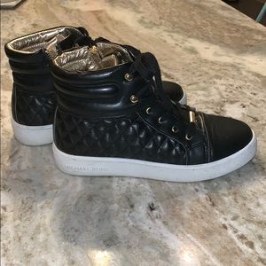 GIRLS MICHAEL KORS HIGHTOP SNEAKERS SZ 4 QUILTED
